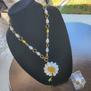 Flower Necklace with Earrings